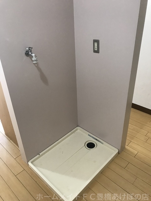 拡大写真:リゾートハイツ山本 地下1階B17の同型別部屋写真(反転)