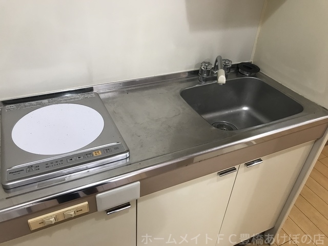 拡大写真:リゾートハイツ山本 地下1階B17の同型別部屋写真(反転)