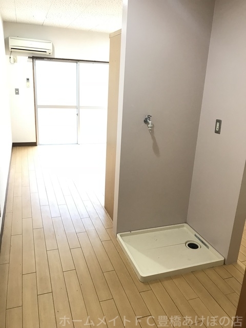 拡大写真:リゾートハイツ山本 地下1階B17の同型別部屋写真(反転)