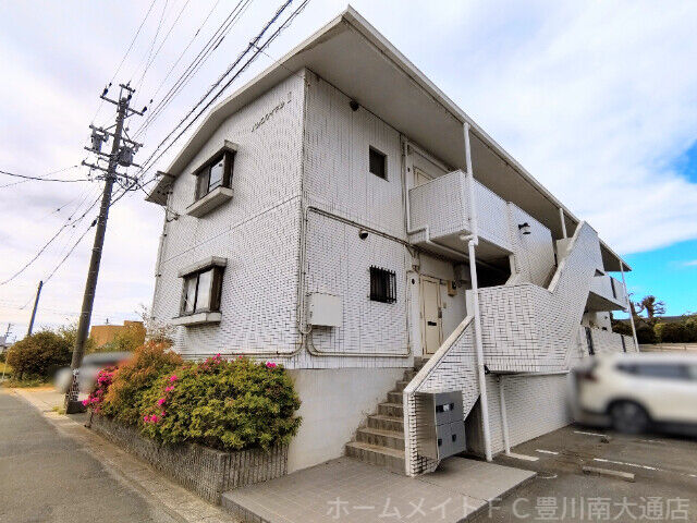 拡大写真:パレ・ロワイヤル I棟 2階202の建物外観