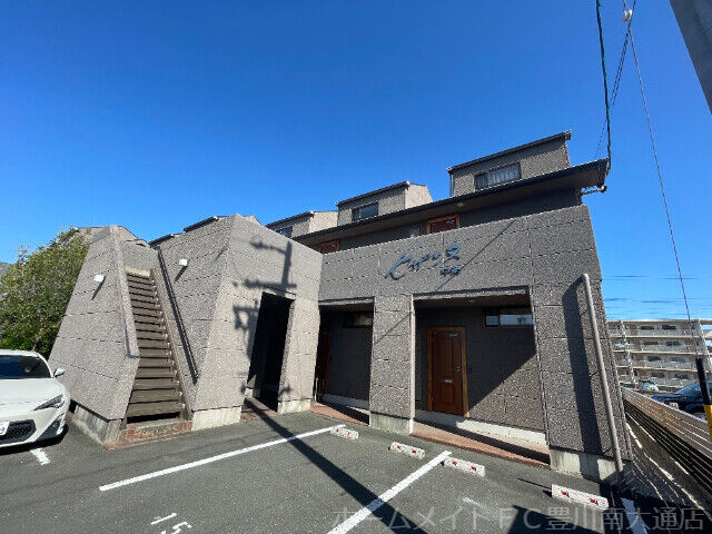 セザンヌ中条の外観
