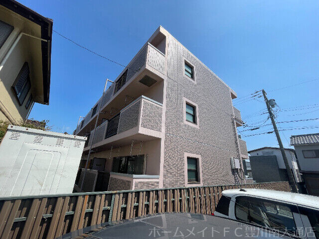 拡大写真:フリベール高見 1階105の建物外観