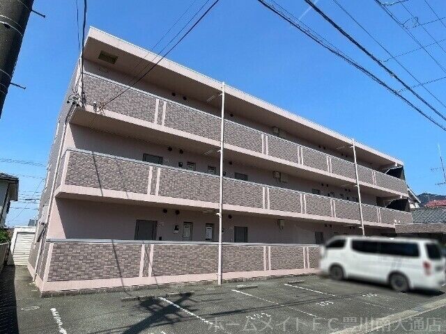 拡大写真:フリベール高見 1階105の建物外観
