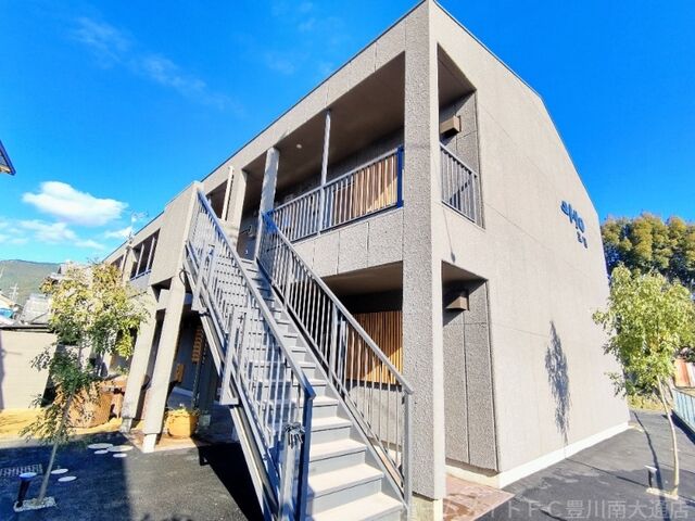 拡大写真:ユトリロ宮ノ西 2階202の建物外観