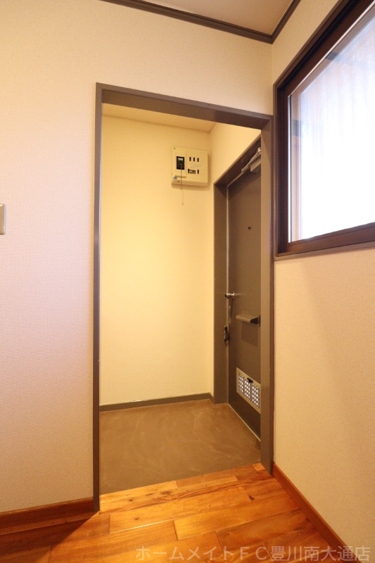 拡大写真:ユトリロ宮ノ西 2階202の玄関