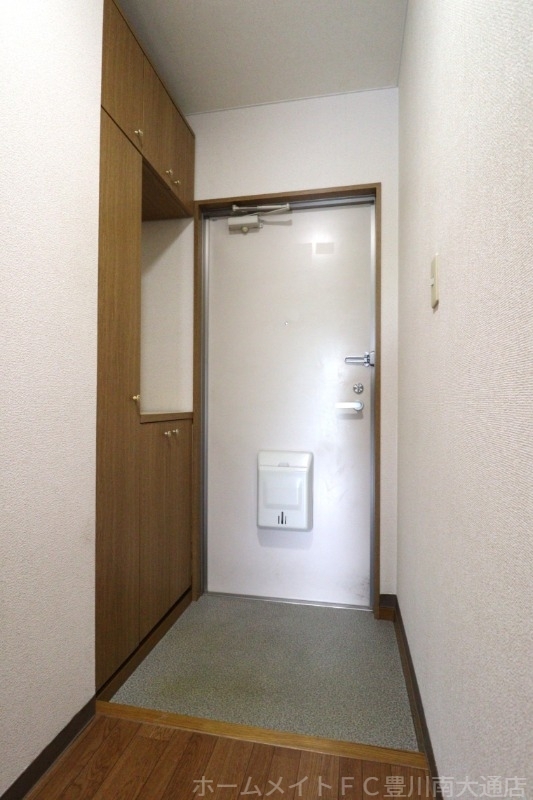 拡大写真:メゾンノウブル 3階302の玄関