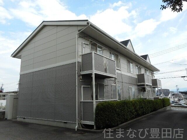 ヒルズ栄の外観