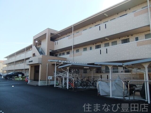 すまいる美里の外観