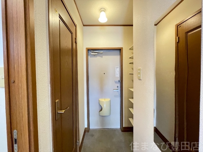 拡大写真:ヨーロピアンシャレー東新煉瓦の家 2階203の玄関