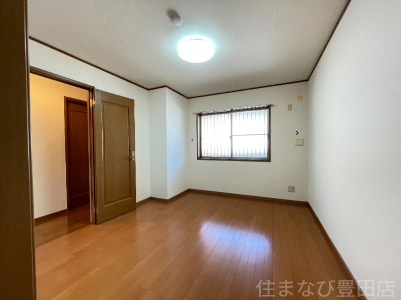 拡大写真:ヨーロピアンシャレー東新煉瓦の家 2階203の洋室