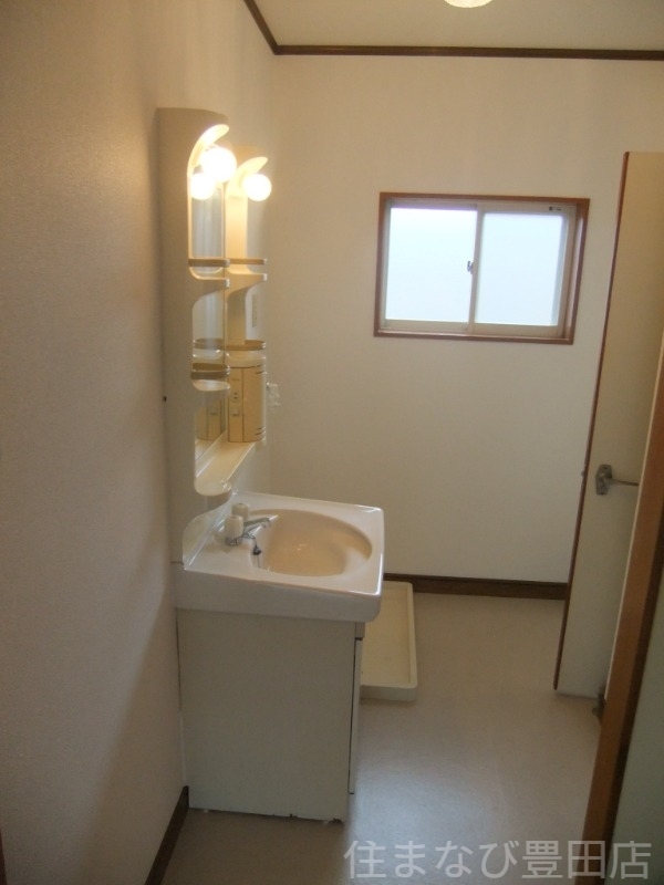 拡大写真:ハイツ朝日ヶ丘 A棟 1階102の同型別部屋写真