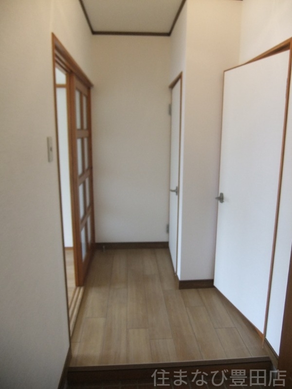 拡大写真:ハイツ朝日ヶ丘 A棟 1階102の同型別部屋写真