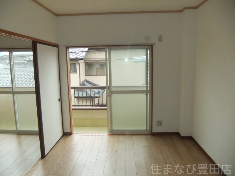 拡大写真:ハイツ朝日ヶ丘 A棟 1階102の同型別部屋写真