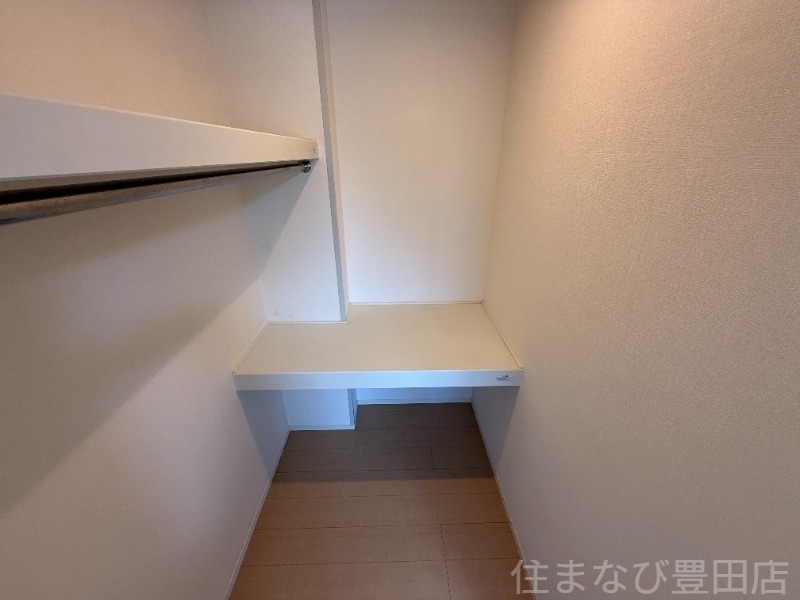 拡大写真:ビオラ 1階102の収納