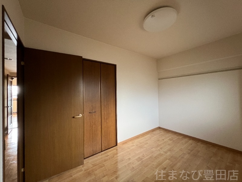 拡大写真:レイクアベニュー白鳥 2階202の寝室