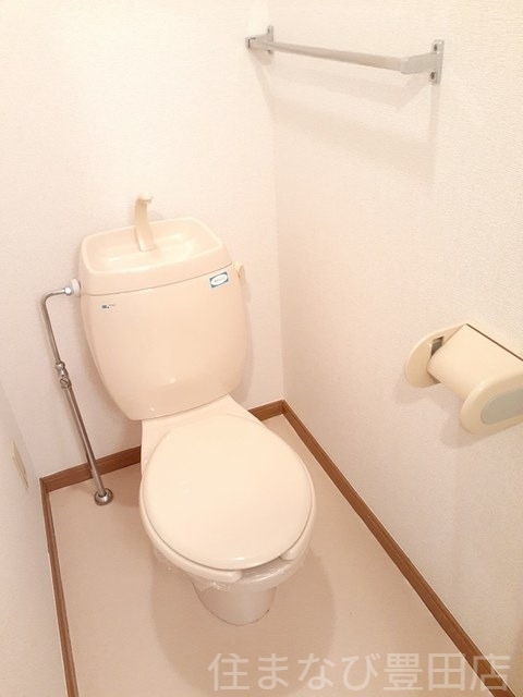 拡大写真:ヒルズ栄 2階203の内観