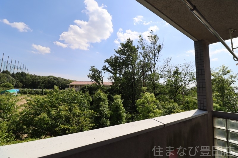 拡大写真:GREEN HILLS KATOH 5階513の2階からの眺望