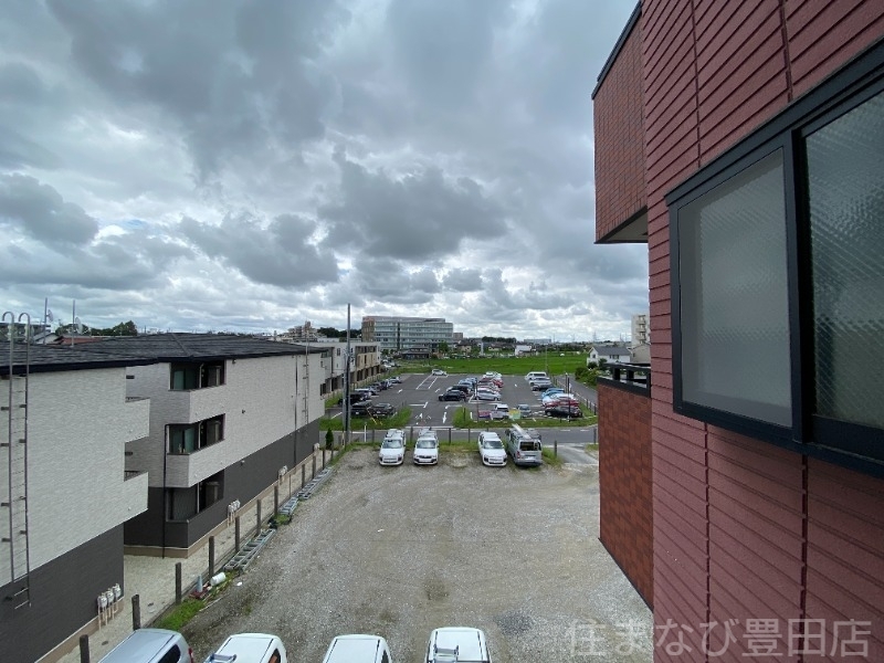 拡大写真:スカイパレス山之手 4階405の3階からの眺望