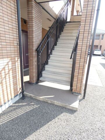 拡大写真:尼崎市武庫之荘本町1丁目 2階215の外観