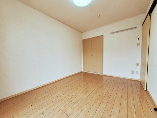 拡大写真:伊丹市荻野7丁目 2階202の内観