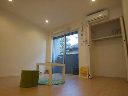 拡大写真:フォレスティ検見川 1階102のフォレスティ検見川の洋室