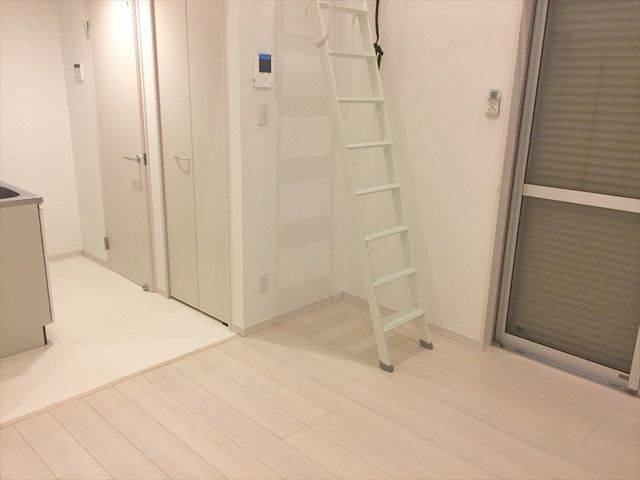 拡大写真:Alivila 1階101のAlivilaの洋室