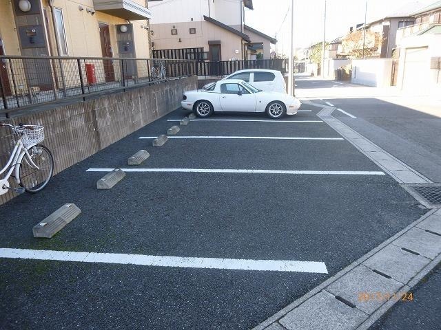 拡大写真:MIMOSA 2階201の駐車場