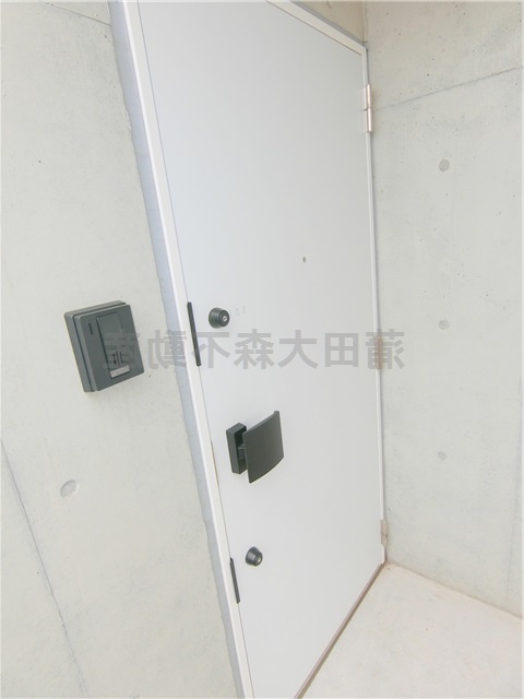 拡大写真:ディアマンテ糀谷 3階302の玄関