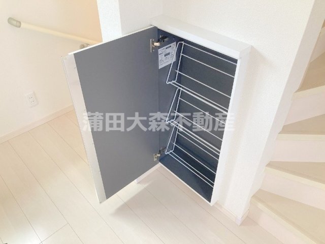 拡大写真:羽田エアポートハイツ 2階202のシューズBOX