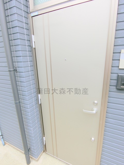 拡大写真:羽田エアポートハイツ 2階202の玄関