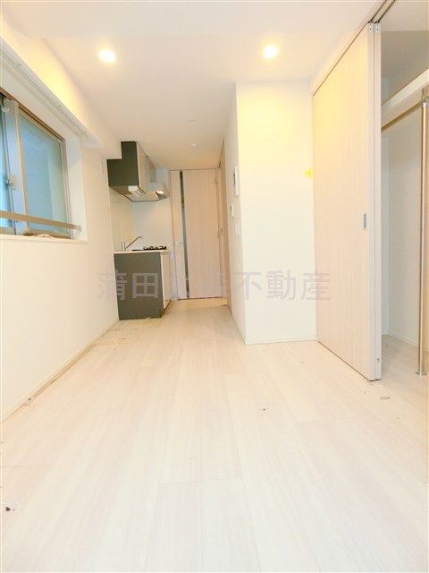 拡大写真:Gatehouse Otorii 2階206の居間