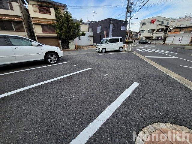 拡大写真:グランデス 1階102の外観