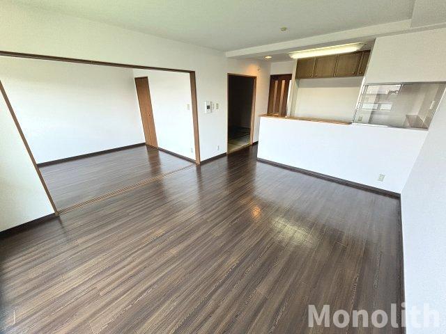 拡大写真:フローラ南館 3階306の居間