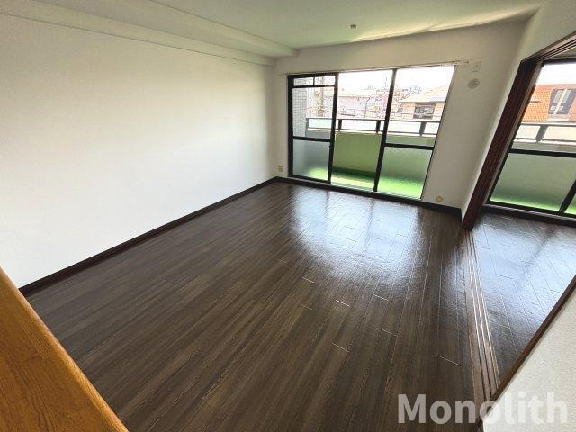 拡大写真:フローラ南館 3階306の居間