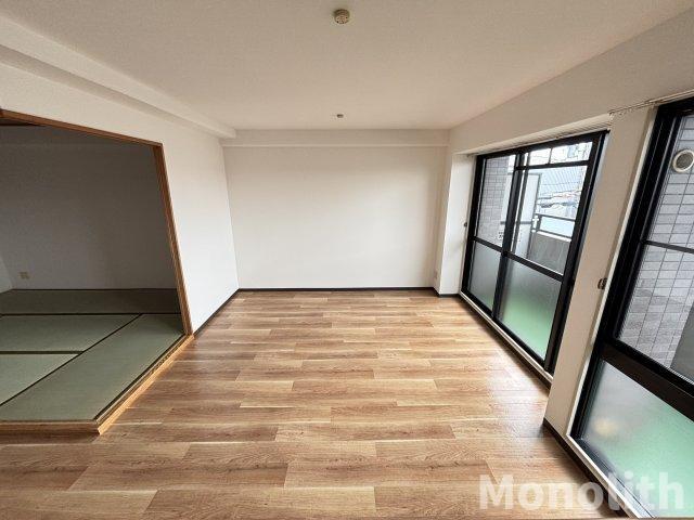 拡大写真：フローラ南館 3階305の居間