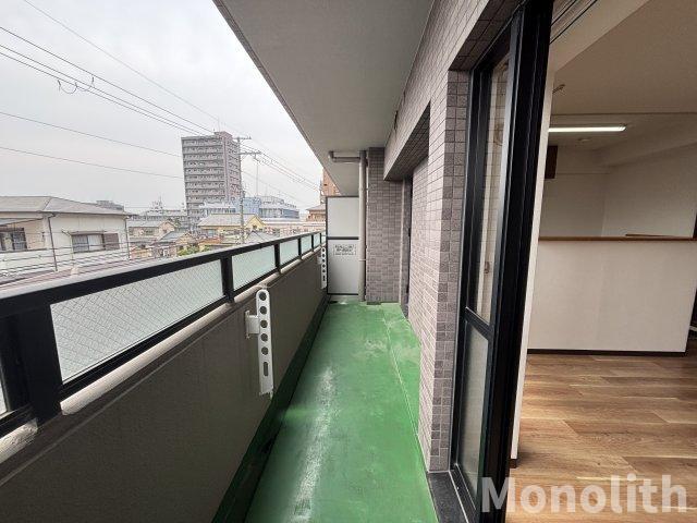 拡大写真：フローラ南館 3階305のバルコニー