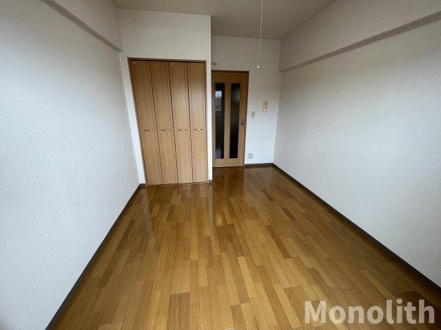 拡大写真:ロンシャン 4階406の洋室