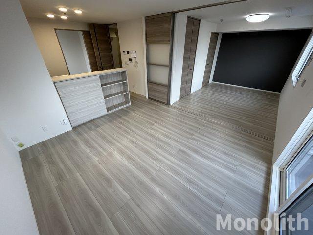 拡大写真:casa二色浜 2階201の居間