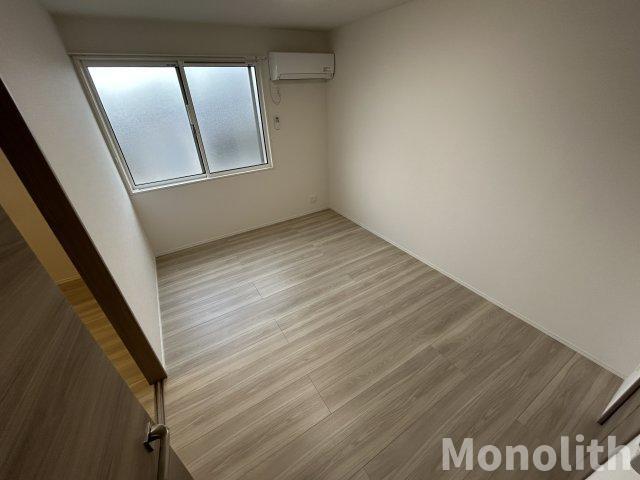 拡大写真:casa二色浜 2階201の洋室