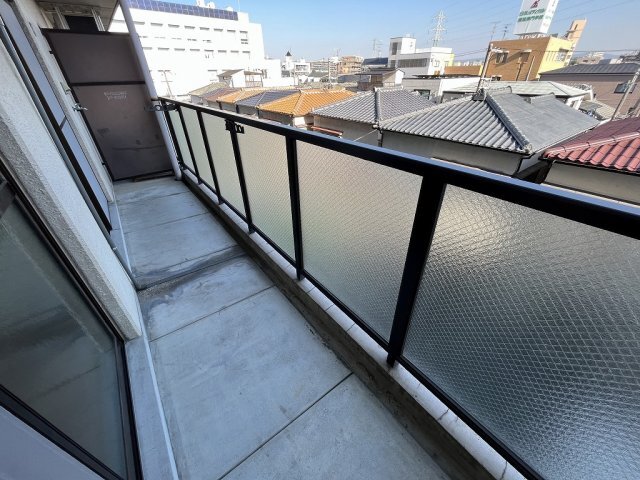 拡大写真:大阪市東淀川区大桐2丁目 1階114のバルコニー