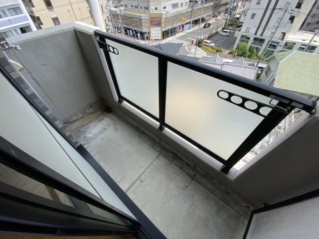 拡大写真:大阪市東淀川区小松1丁目 4階402のバルコニー