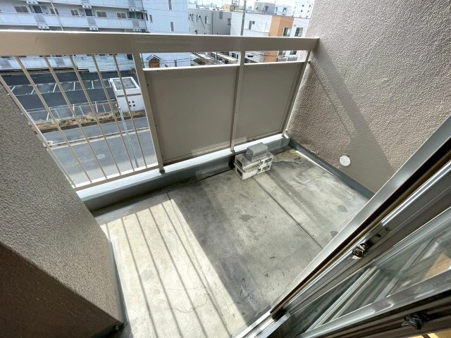 拡大写真:大阪市東淀川区瑞光4丁目 4階409のバルコニー