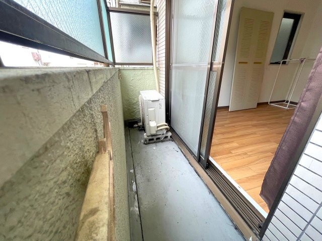 拡大写真:大阪市東淀川区豊新2丁目 2階201のバルコニー
