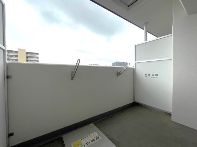 拡大写真:大阪市東淀川区西淡路1丁目 13階1306のバルコニー