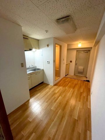 拡大写真：大阪市東淀川区下新庄６丁目 1階102の居間
