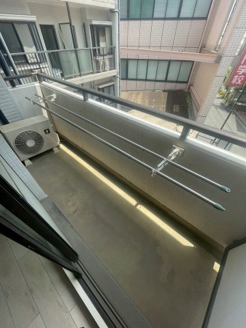 拡大写真:大阪市東淀川区大隅1丁目 4階307のバルコニー