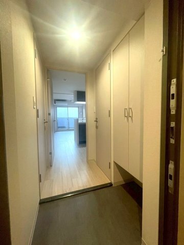 拡大写真:吹田市西御旅町 2階215の玄関
