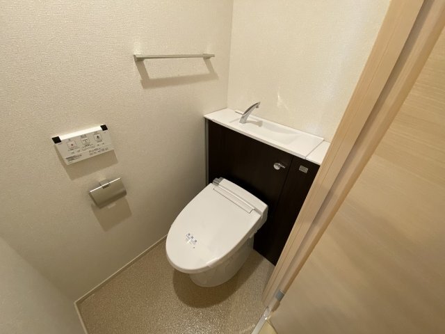 拡大写真:大阪市東淀川区小松2丁目 6階608のトイレ