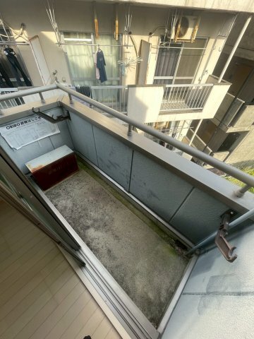 拡大写真:大阪市東淀川区瑞光3丁目 3階301のバルコニー