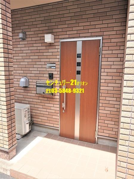 拡大写真:RoseVilla(ローズヴィラ)中村橋 1階103のエントランス